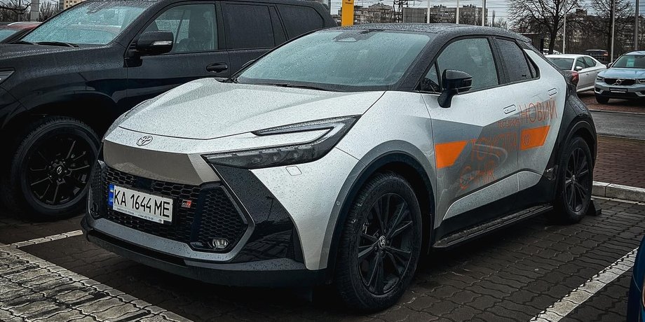 кросовер Toyota C-HR, кросовер Toyota, Toyota C-HR, нова Toyota C-HR, Toyota C-HR 2024