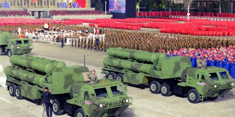 баллистические ракеты KN-30 на параде