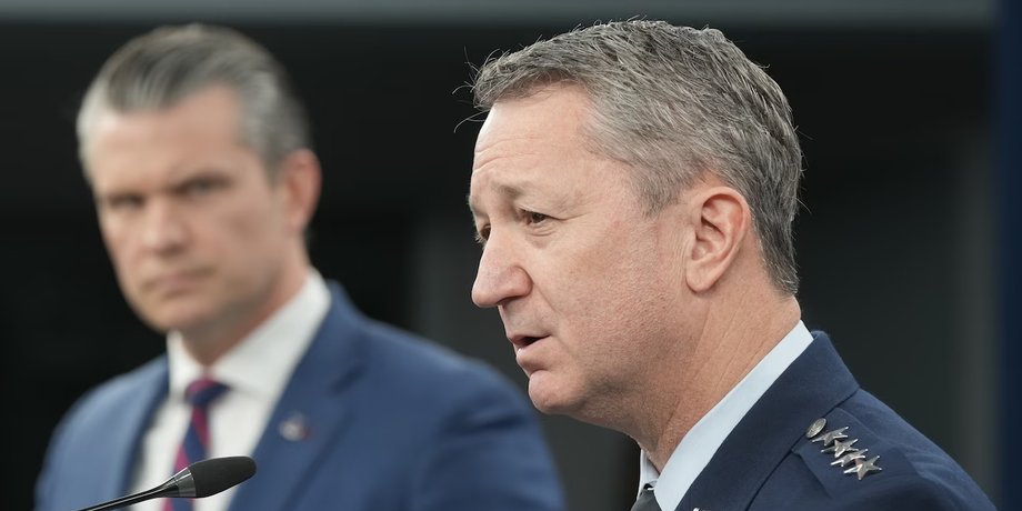 генерал ден Кейт Піт Хегсет