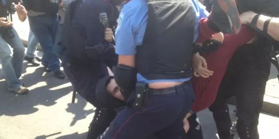 Задержание на митинге КПУ