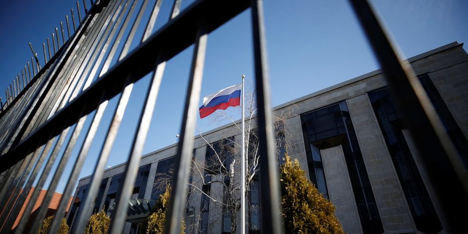 Российские посольство в Канаде, Оттава, коктейль Молотова, протест МИД, МИД России, нападение на посольство
