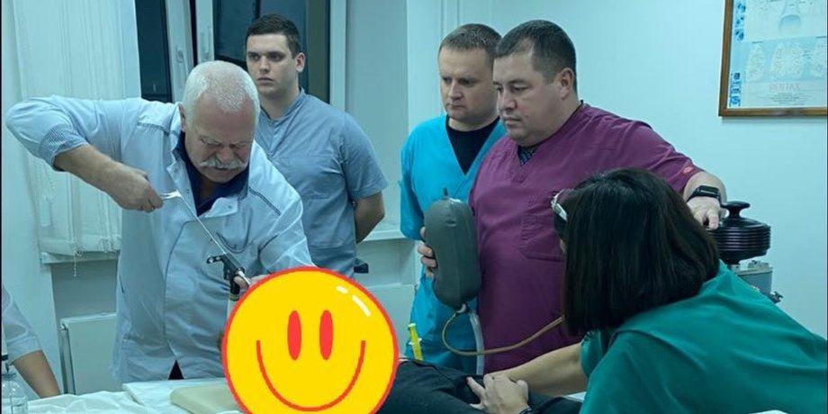 врачи спасли ребенка, иголка в горле ребенка, врачи в Украине, медицина в Украине, хирургия
