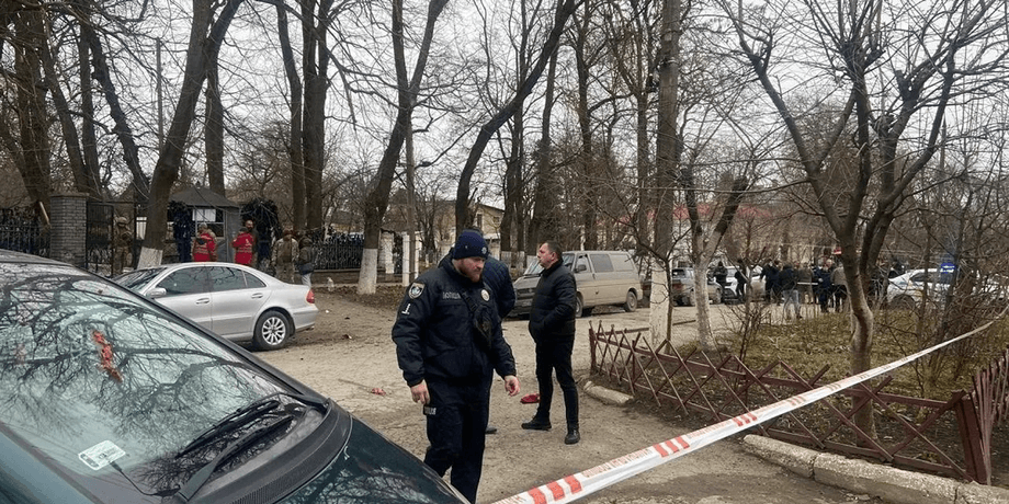 взрыв в ТЦК в Каменец-Подольском Взрыв в ТЦК Каменца-Подольского — суд приговорил одного из фигурантов к высшей мере