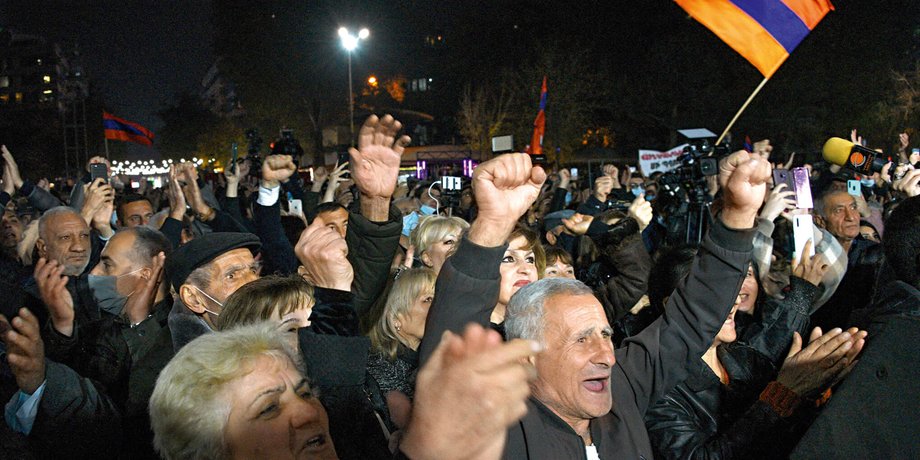 Ереван, волна протестов, антиправительственные лозунги, требование отставки