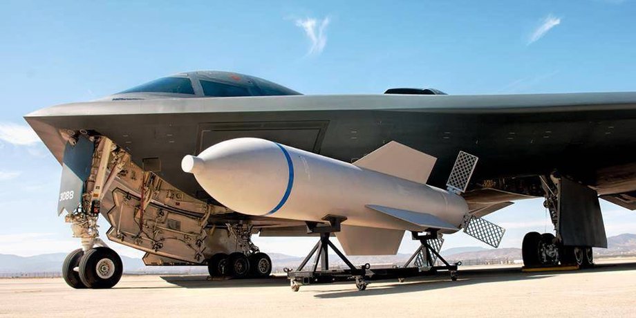 B-2 з бомбами GBU-57