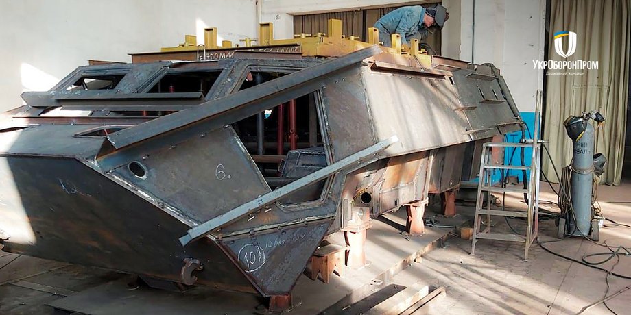збирання корпусу для бтр-4е