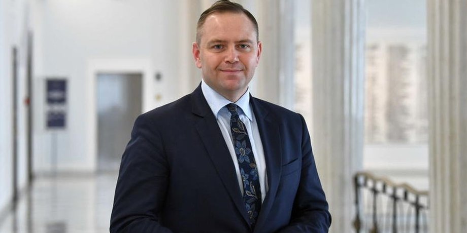 Кароль Навроцький сказав, хто закінчить війну в Україні