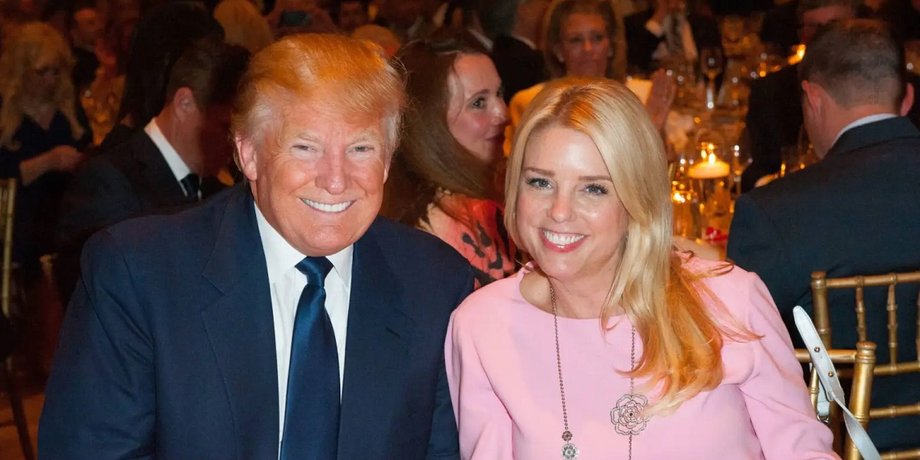 Пем Бонді та Трамп