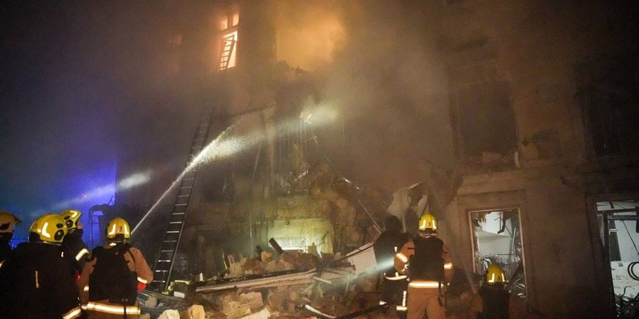 пожежа у будинку в Одесі після удару Шахеда 19 березня