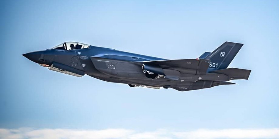истребитель F-35 в полете