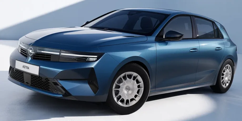 Хетчбек Opel Astra у найдоступнішій комплектації Start (колір Denim Blue)