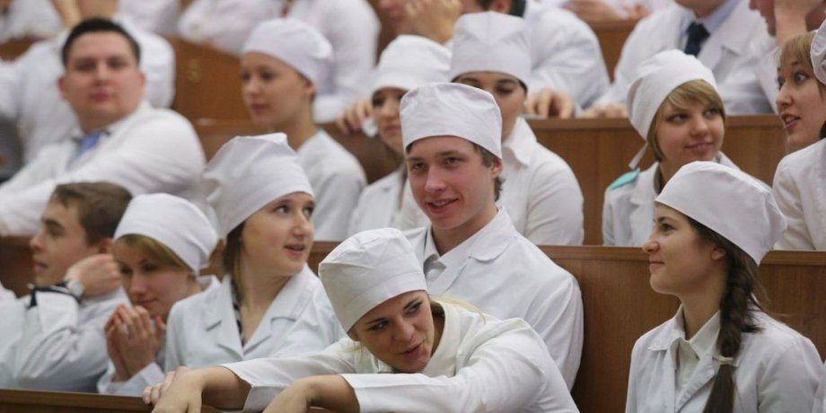 студенти-медики, воєнний стан, війна в Україні, медична допомога, парамедик,