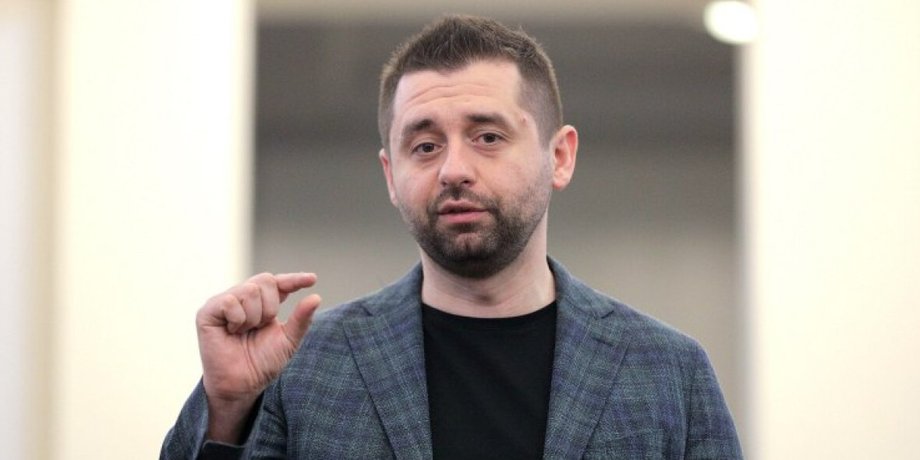 Давид Арахамия появился в шоу Битва экстрасенсов