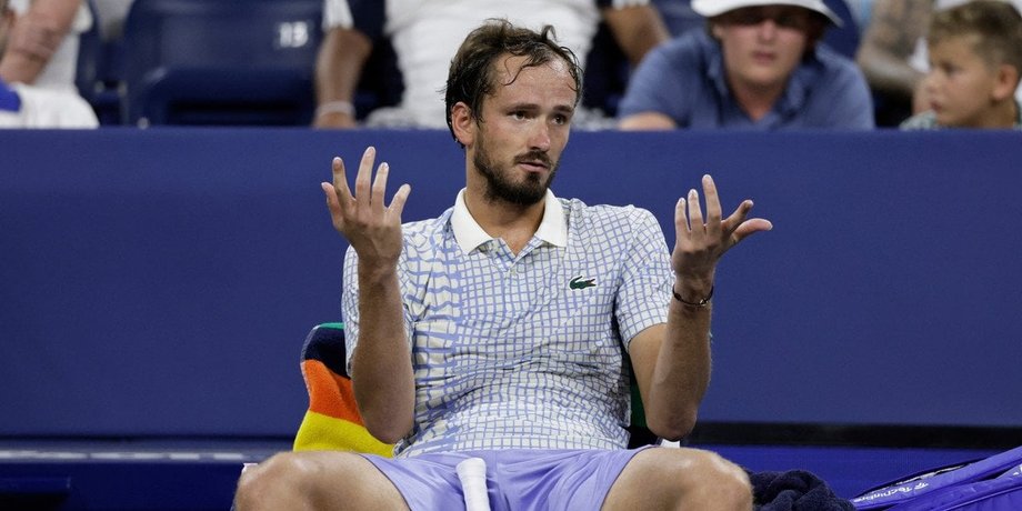 Российский теннисист Даниил Медведев (№13 ATP) прекратил борьбу уже на старте US Open-2025, уступив французу