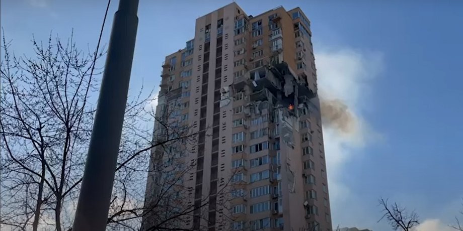 Киев, снаряд, жилой дом