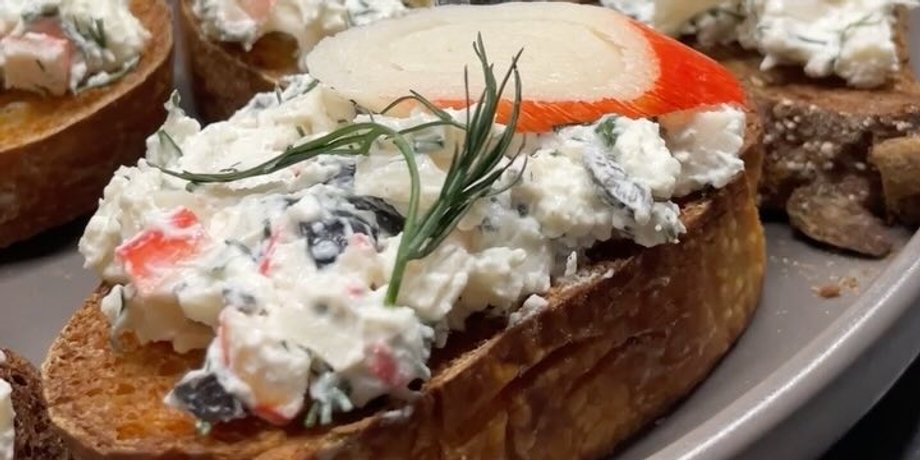 бутерброды с крабовыми палочками, бутерброды на скорую руку