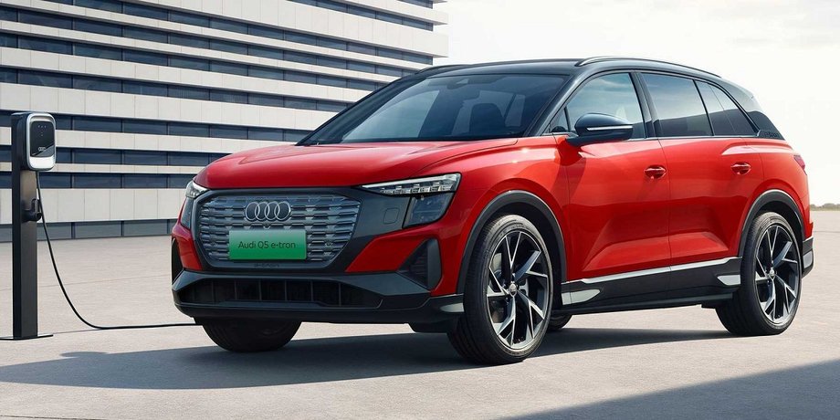 Авто Audi Q5 e-tron