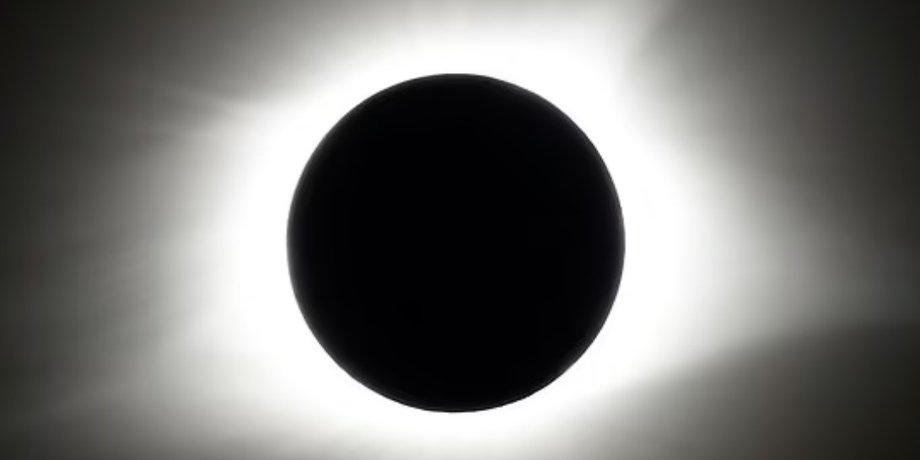 полное солнечное затмение