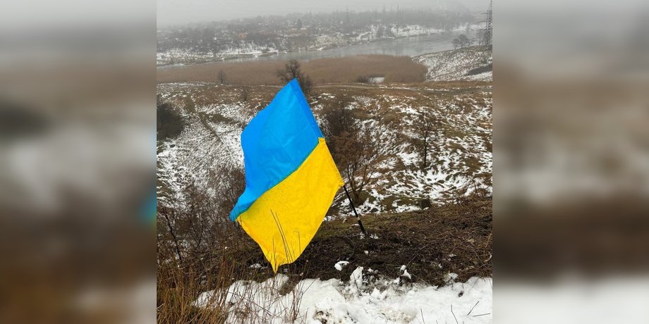 Флаг Украины в Макеевке, Макеевка это Украина, Макеевка День Соборности, Макеевка Желтая лента, Макеевка партизаны