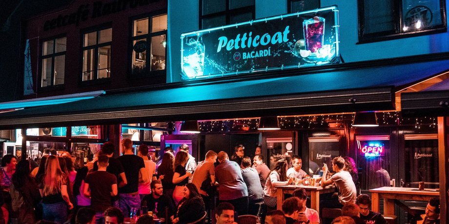 Petticoat в Эде, заложники, Нидерланды