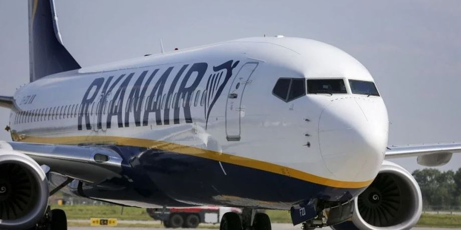 12 августа на рейсе Ryanair из Лондона в Лиссабон двое пассажиров подрались из-за плача ребенка