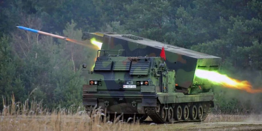 HIMARS, выстрел, деревья