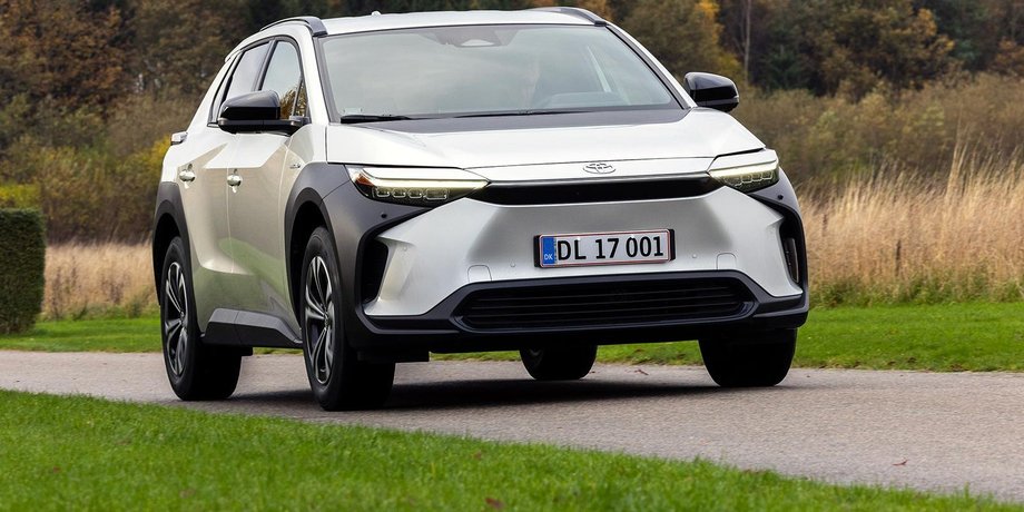 Toyota bZ4X, электромобиль Toyota, Электромобиль Тойота, кроссовер Toyota, запас хода Toyota bZ4X, новая Toyota bZ4X