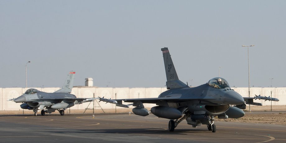 F-16