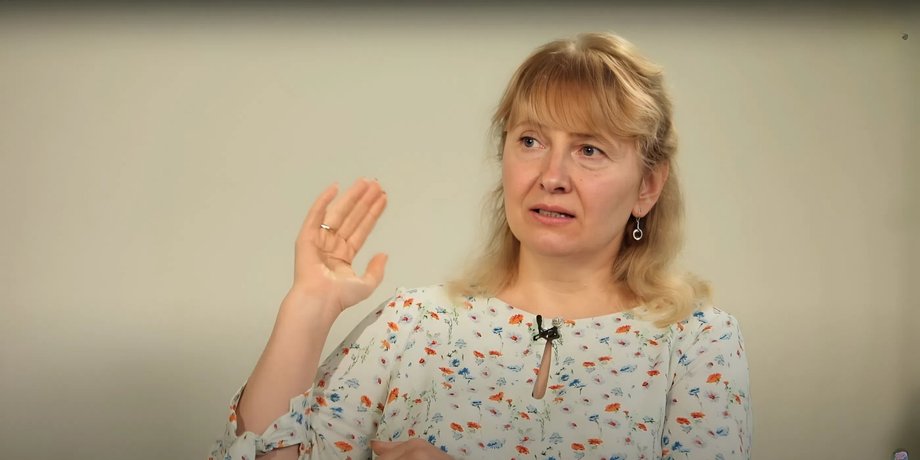 Під час мовних скандалів на дітей можна вплинути м'яко та власним прикладом, а вчителів допустимо покарати, пояснила Надія Лещик