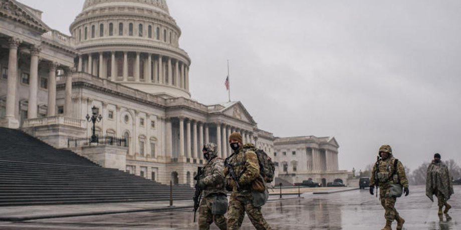 США, штурм капитолия, нацгвардия, беспорядки, QAnon, Адам Смит
