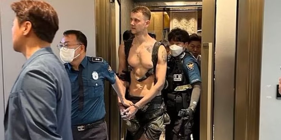 Альпініст, екстремал, заліз по стіні, вежа, хмарочос, Lotte World Tower, The Shard, 123 поверху