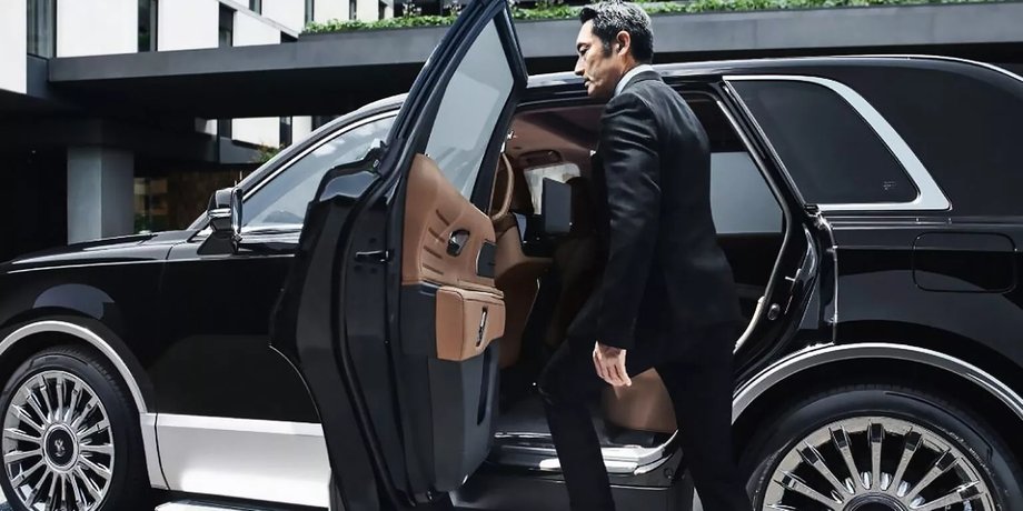 Шикарний кросовер Toyota Century SUV