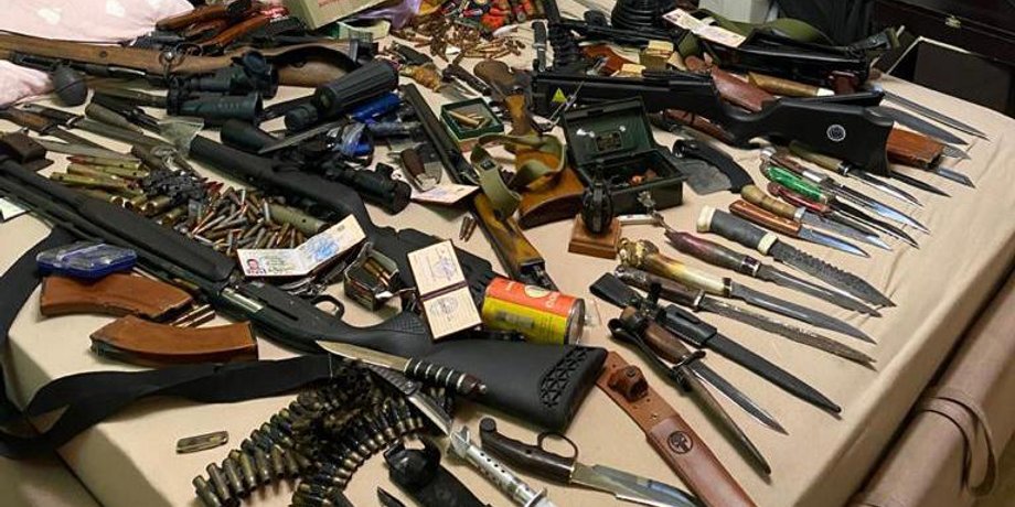 оружия, боеприпасы