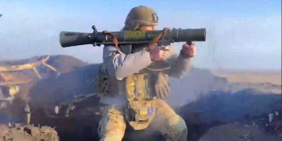 выстрел из гранатомета Carl Gustaf