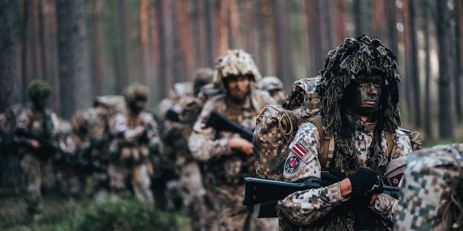 військові, латвія
