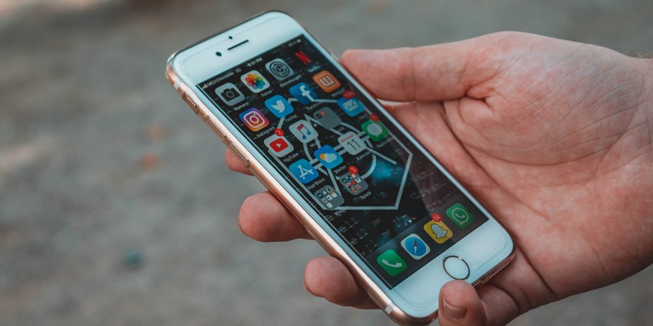 App Store, iPhone