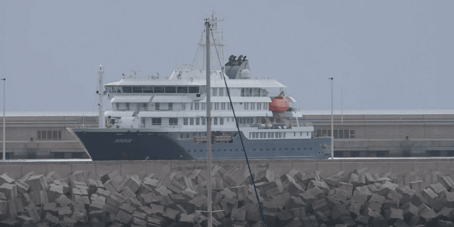 судно MV Hondius в испании