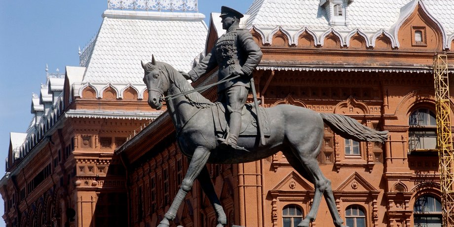 Памятник маршалу Жукову, жуков москва, жуков памятник