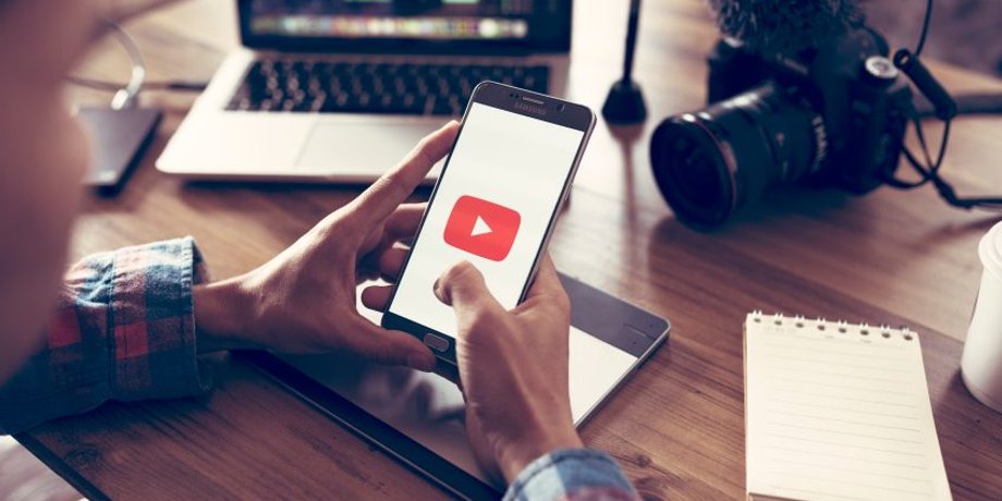 YouTube, смартфон