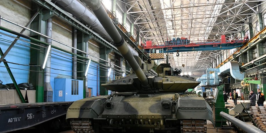 Т-90М Прорыв, РФ танки, РФ Т-90М, РФ танк Прорыв, РФ война в Украине, РФ наступление, РФ танковая атака, РФ ВПК танки, РФ Уралвагонзавод
