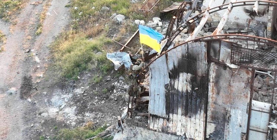 Острів Зміїний, обстріл Зміїного, удар по Зміїному, загроза зерновий коридор, атака на зерновий коридор