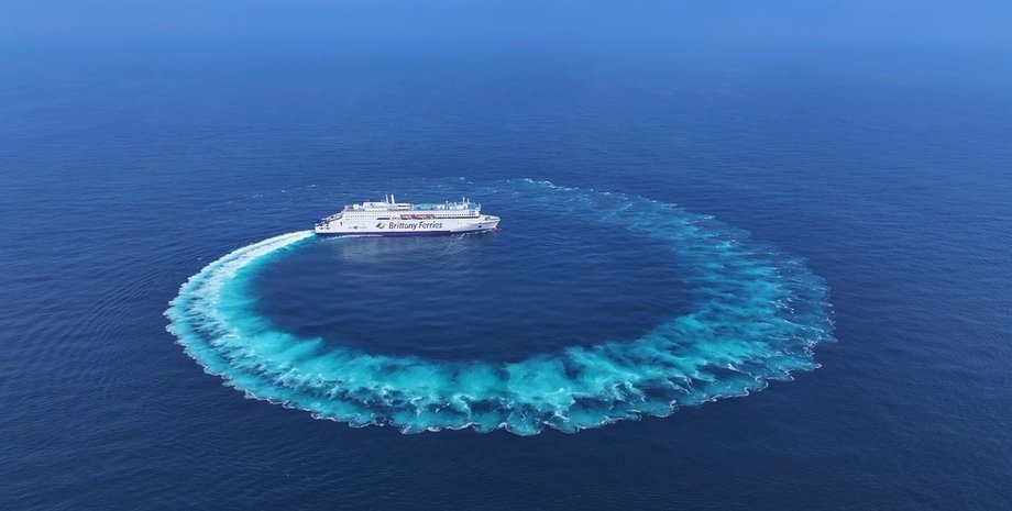 Пором Saint Malo з батареєю Orion+