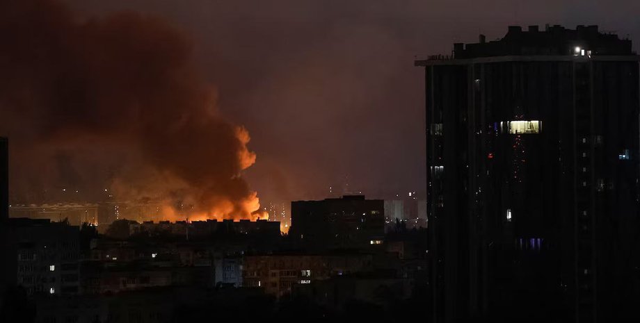 Под Киевом прогремели десятки взрывов без объявления воздушной тревоги Взрывы под Киевом