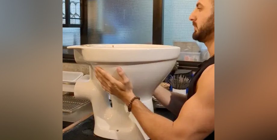 мороженое, унитаз, ресторан