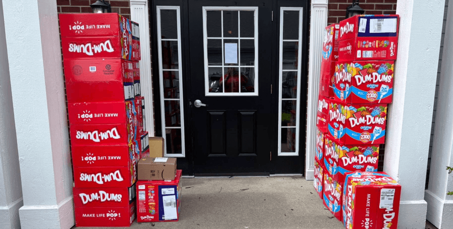 льодяники, цукерки, замовлення, хлопчик замовив льодяники