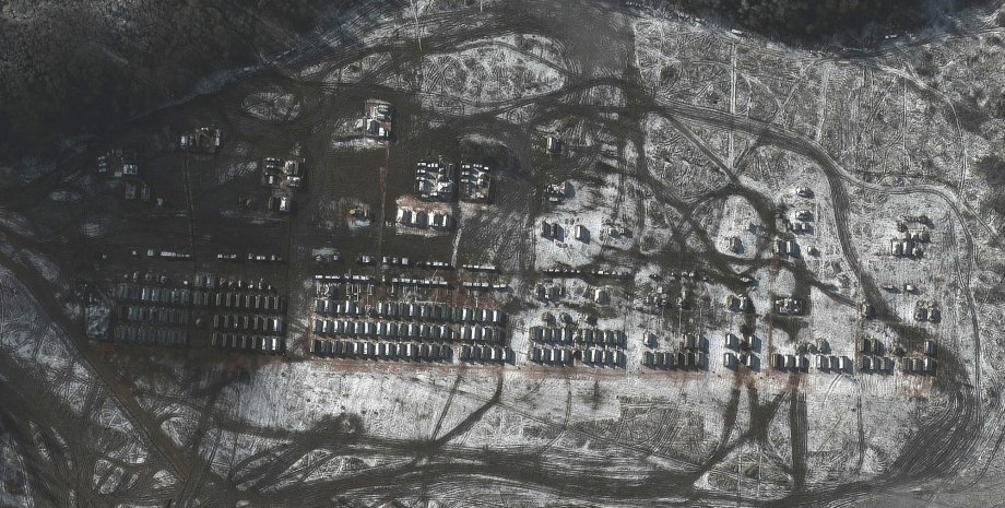 У США опублікували нові супутникові знімки з військами РФ біля України