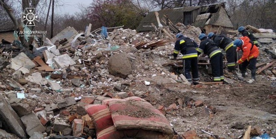 Обстрел Вольнянск ракетный удар разрушения спасатели жертвы