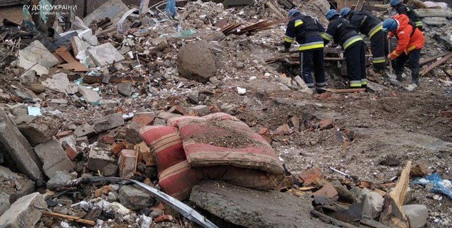 Обстріл Вільнянськ ракетний удар руйнування рятувальники жертви