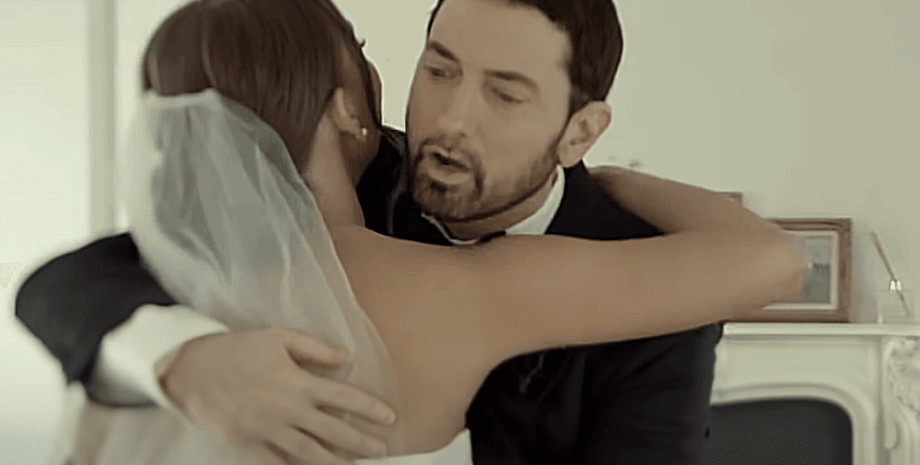 Қызға шприцті қалай жасауға болады