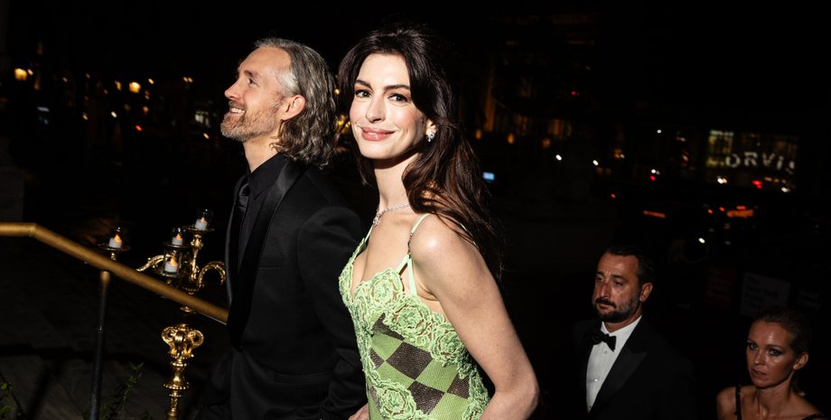 Адам Шульман, Энн Хэтэуэй